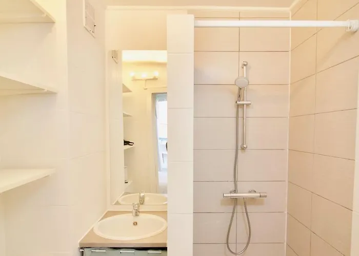 Very Place Stephanie Apartment