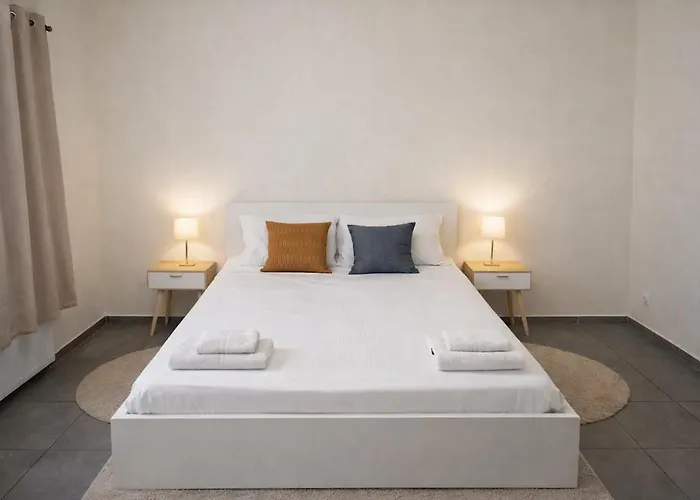 Spacious 2br Near Grand Place 1 *