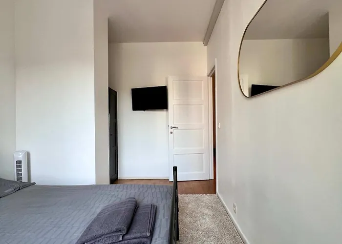 Apartment Family Cosy For Up To 9 Guests Near Midi Station Brüssel