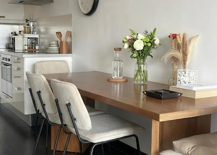 Crystal View Apartment *