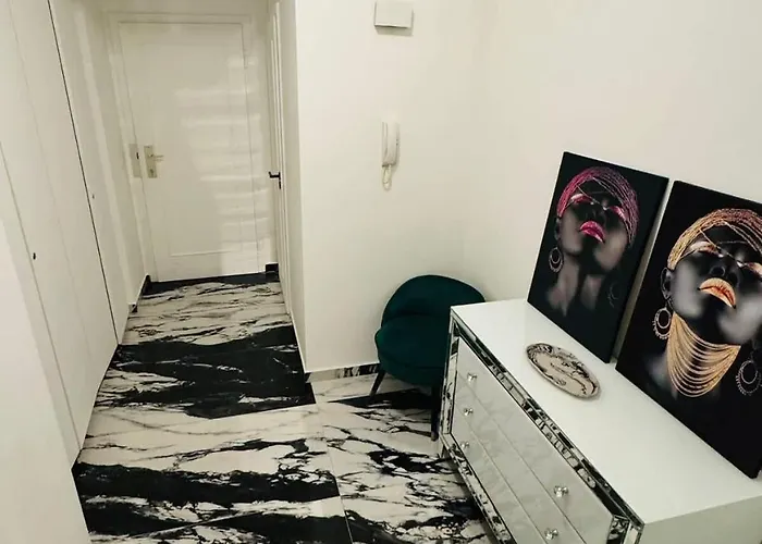 Charming 1 Bedroom With Terrace דירה *