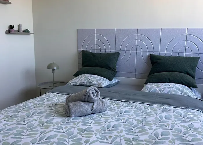 Appartement Elegant Renovated 2 Bedrooms Close To Transport *