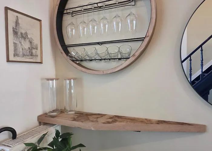 Industrial-style Loft With Mezzanine Bedroom In Prime Area Brüsszel