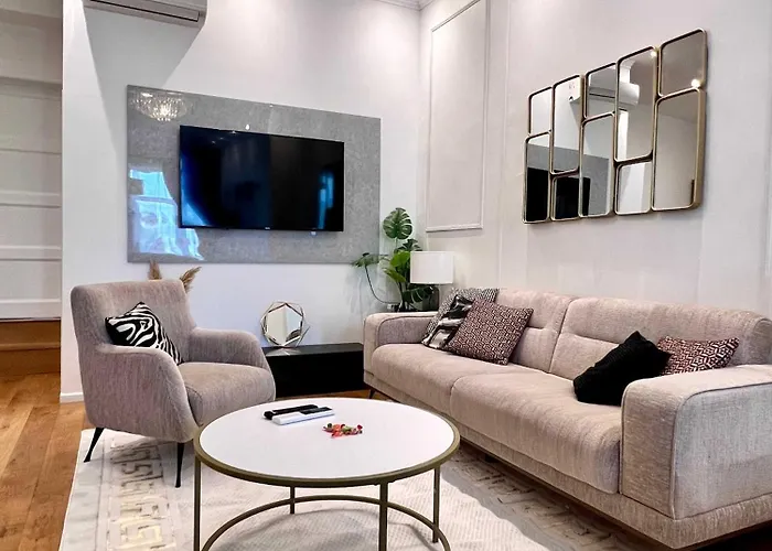 Family Cosy For Up To 9 Guests Near Midi Station ブリュッセル