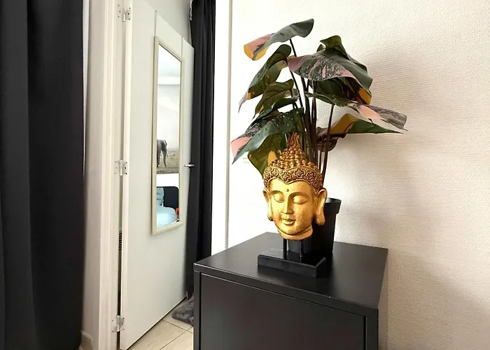 Elegant Close To The European Parliament * Bruselas