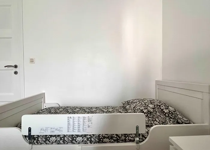 Family Cosy For Up To 9 Guests Near Midi Station Apartment Brüssel