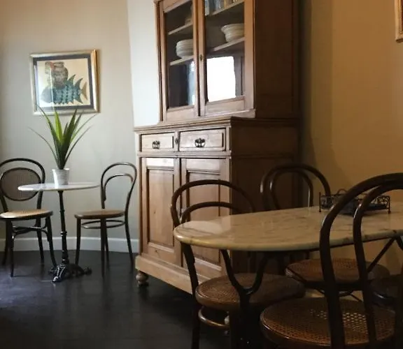 B&B La Casa Bxl Гостевой дом Брюссель