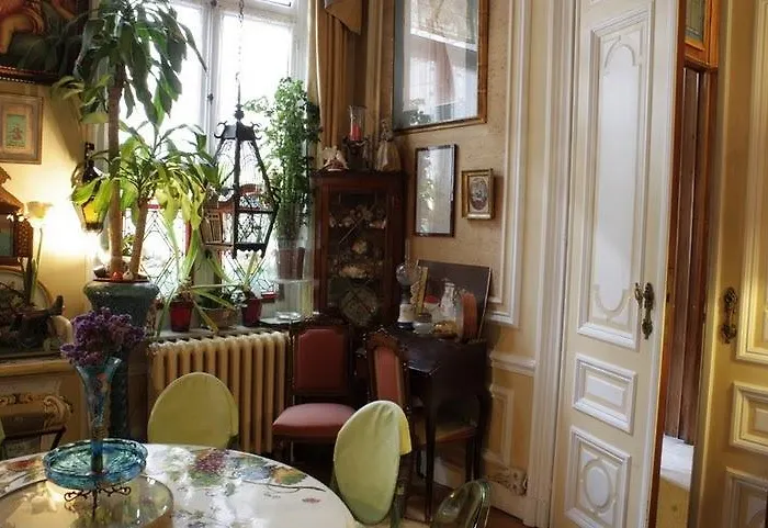 Hotel Les Bluets Brussels