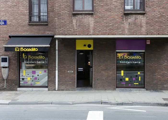 Easyhotel Centre Hotel 3*