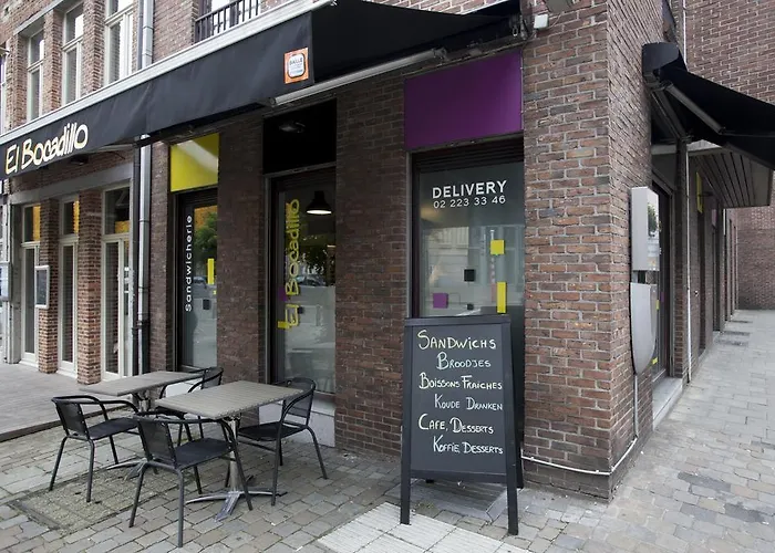 Easyhotel Centre Hotel 3*