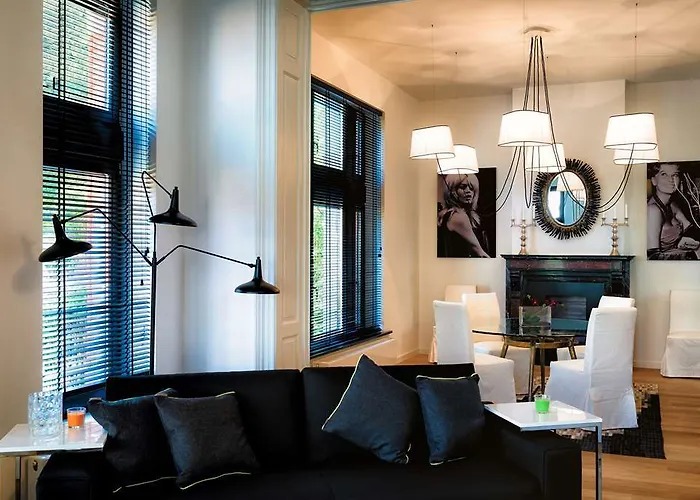 Charles Palmerston, * Brüssel