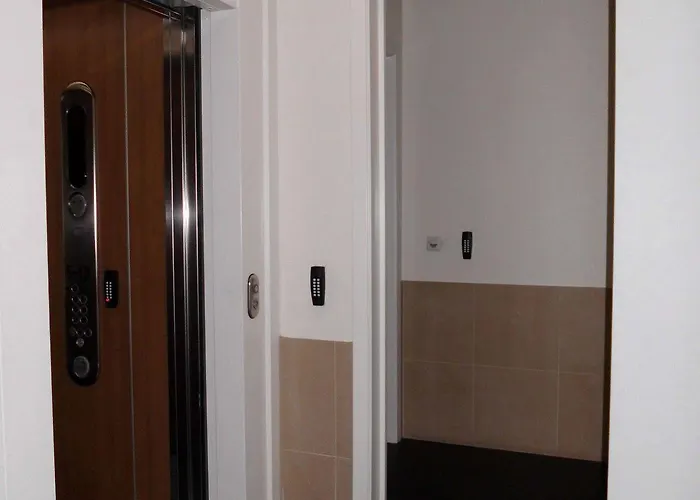 & Housingbrussels Lägenhet *