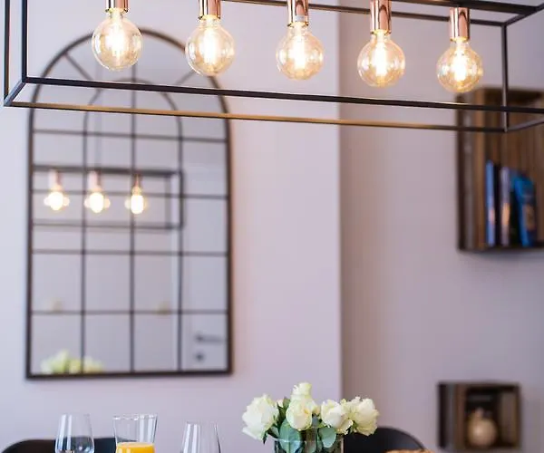 Royal Centre Apartment *