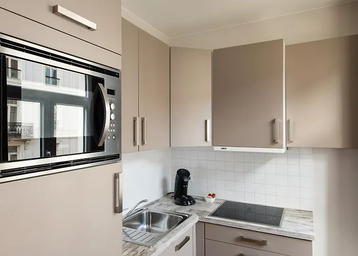 Royal Centre Apartment *