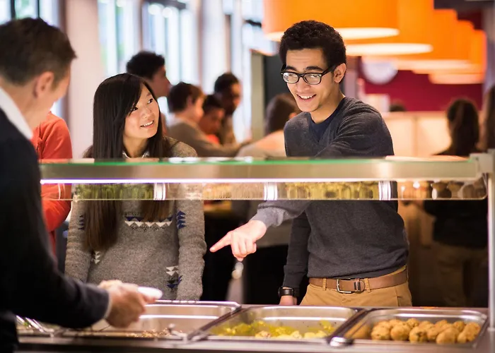 Hostel Hi Brussels Jacques Brel Hostel *