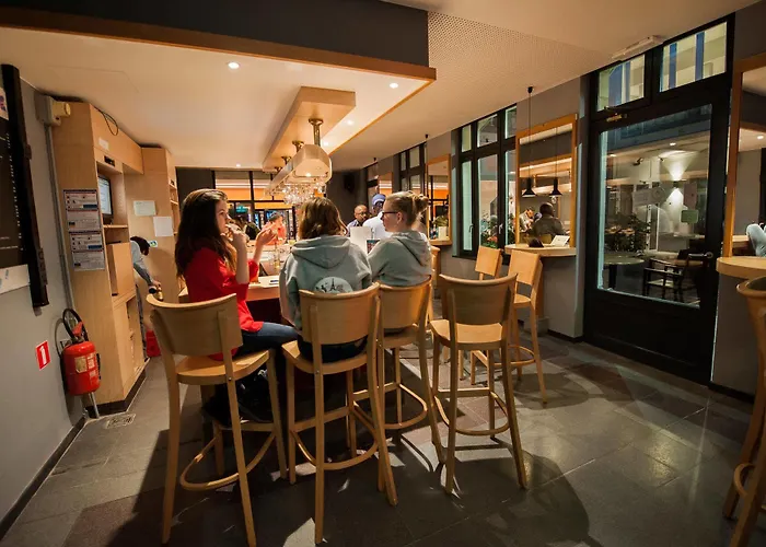 Hi Brussels Jacques Brel Hostel *