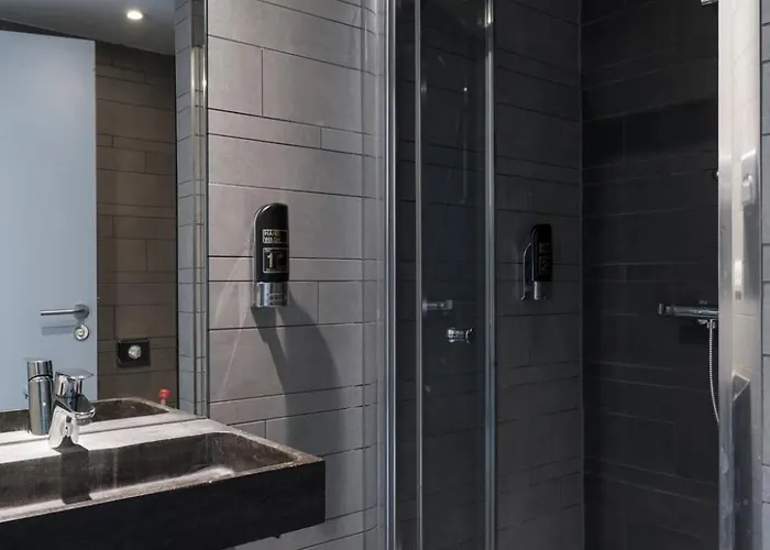 Hostel Brxxl 5 Centre *