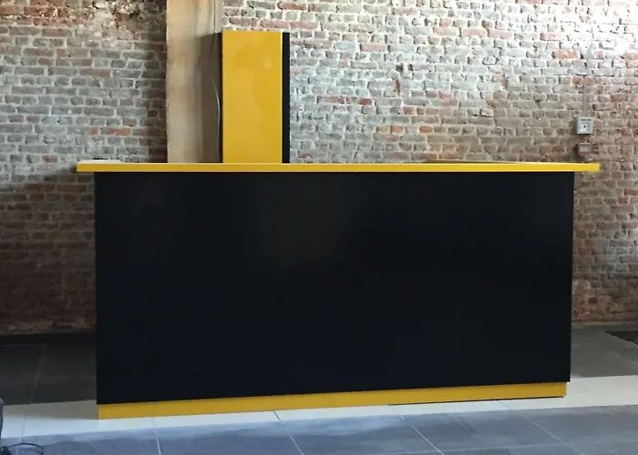 מלון Midi Station