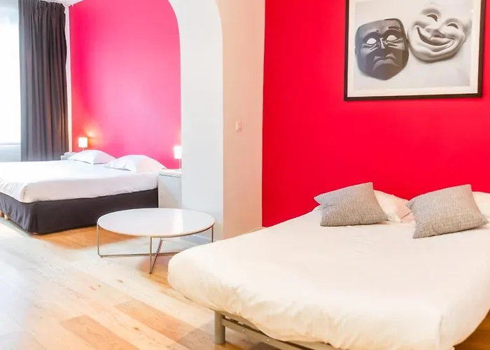 ホテル Theater 2*