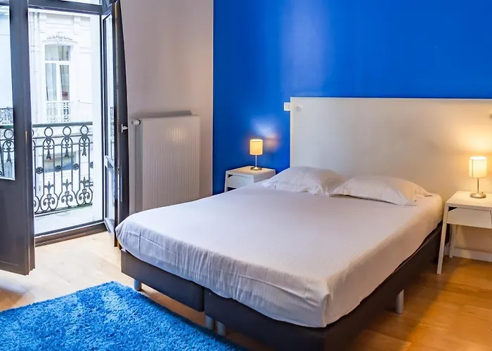 ホテル Theater 2*