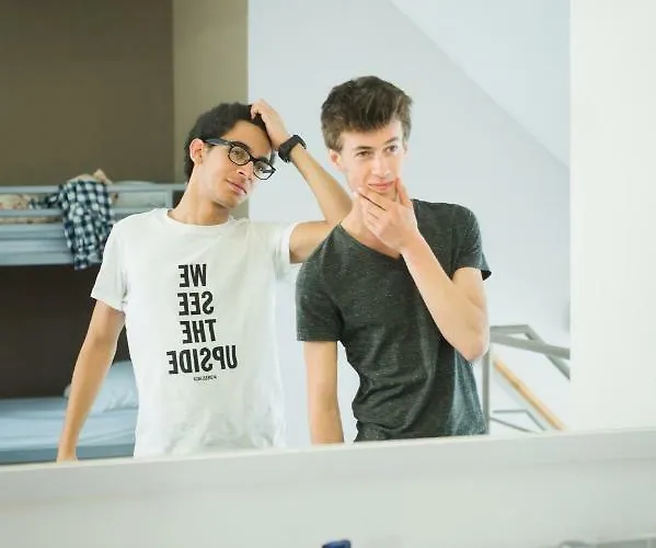 Hostel Hi Brussels Jacques Brel Hostel