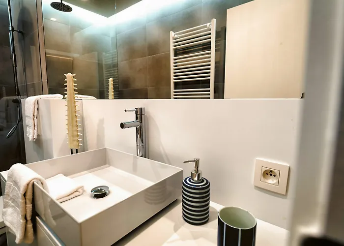 Hotel apartamentowy Charles - Grand Place 4*