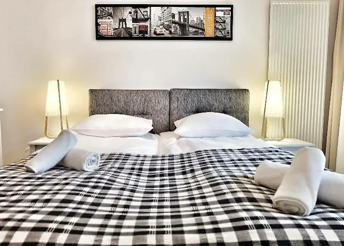 The Opera דירה *