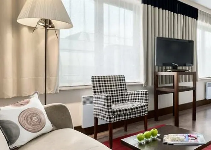 布鲁塞尔阿伦贝格大广场nh酒店 酒店 4*