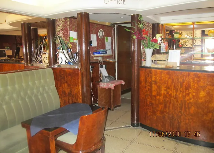 Le Grand Colombier 2*