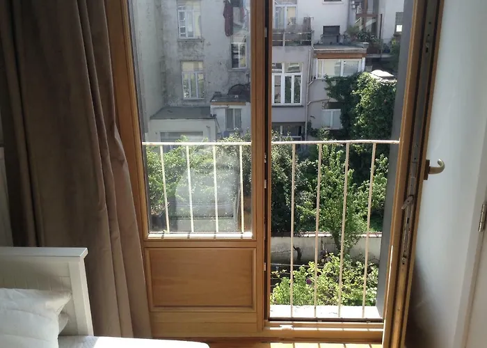 Art Nouveau Floral 公寓