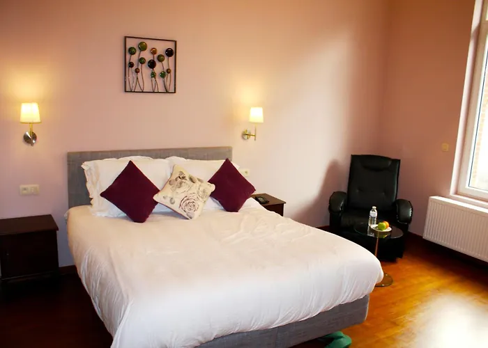 Eu Bed & Breakfast 3*