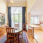 Felix Delhasse Apartmán