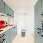 Felix Delhasse Apartmán