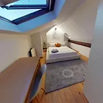 Lägenhet 2 Bedroom With A Rooftop Terrace On 3rd Floor Bryssel