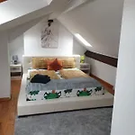 2 Bedroom With A Rooftop Terrace On 3rd Floor *