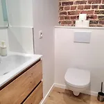 Brand New Iris With Private Bathroom And Balcony Gasthof
