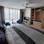 Δωμάτια σε οικογενειακή κατοικία Deluxe Au 2eme Etage, Double Au 4eme Etage Not A *