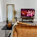 Lovely 2-bedroom Duplex W/ Balcony In Lejlighed Bruxelles