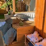 Superbe Avec Jardin, Sauna Et Jacuzzi