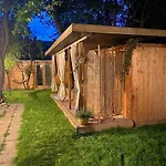 Superbe Avec Jardin, Sauna Et Jacuzzi Brüssel
