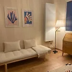 Superbe Avec Jardin, Sauna Et Jacuzzi Brüssel