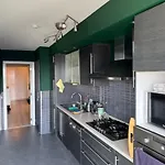 Hearth Of Gateway Apartment *