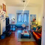 Quiet And Colorfull Flat In The Center Of