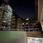 5ensational Eu- Zone Apartment