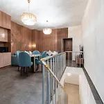 Luxueux 5 Apartamento *