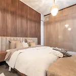 Апартаменты Luxueux 5 *