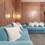Апартаменты Luxueux 5 *