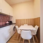 Magnolia Pink New And Fully Equipped Daire *