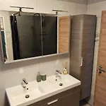 Δωμάτια σε οικογενειακή κατοικία Deluxe Au 2eme Etage, Double Au 4eme Etage Not A
