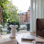 L-avenue Ξενοδοχείο 4*